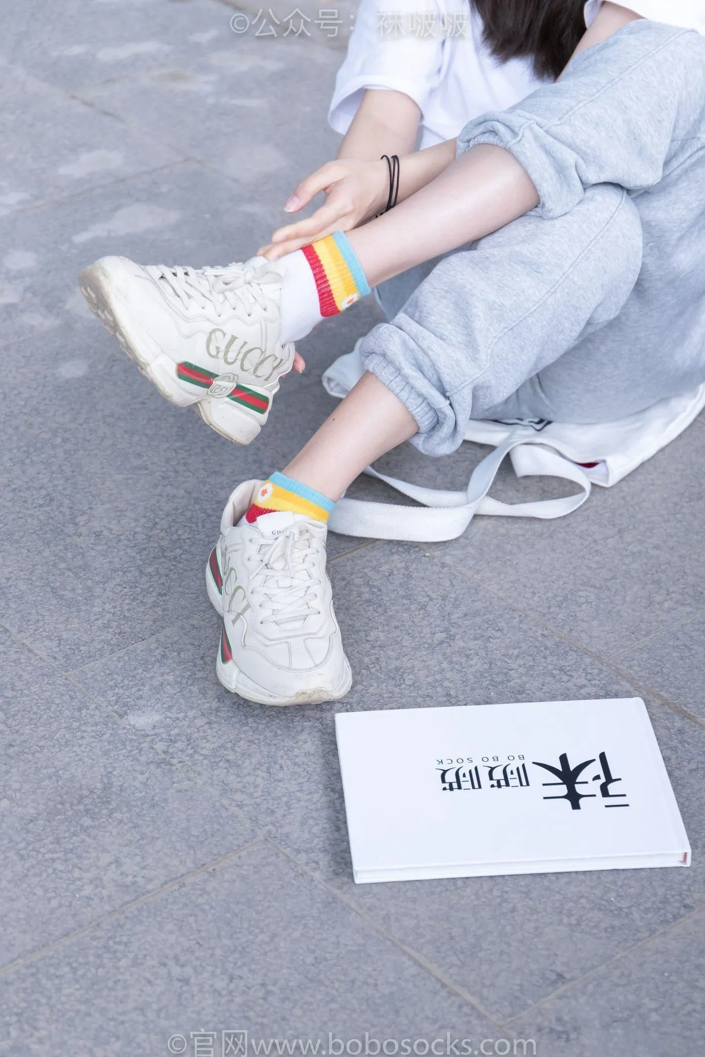 [BoBoSocks袜啵啵]NO.012 泡芙-运动鞋、白棉袜、裸足 [132P]插图8